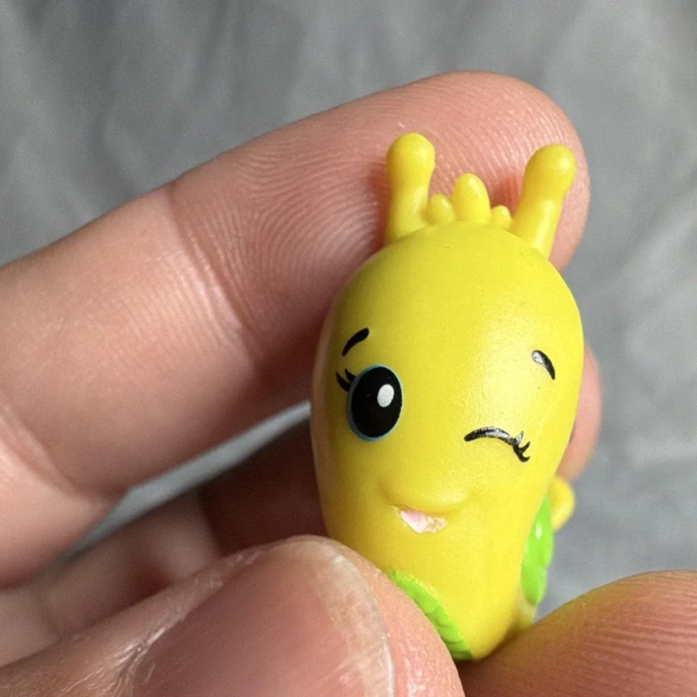 Littlest Pet Shop Snail Figure 70717AFT Yellow Glitter Purple Wings Animal